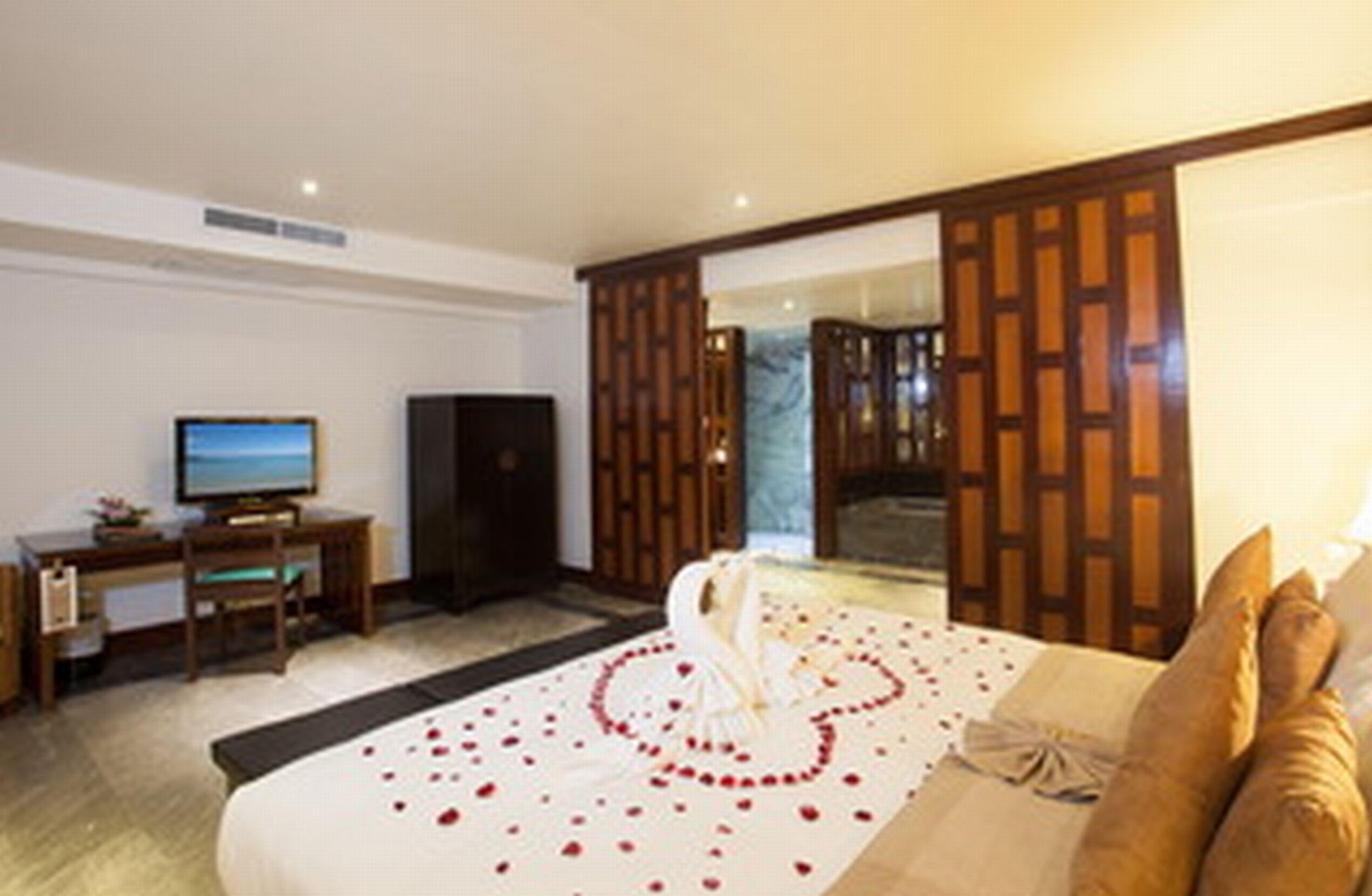 Baan Yin Dee Boutique Resort Phuket - Sha Plus Patong Ngoại thất bức ảnh